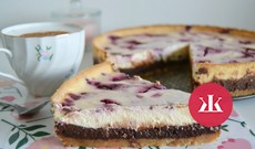 Strakatý cheesecake: Ochutnaj tento lákavý trojfarebný dezert - KAMzaKRASOU.sk